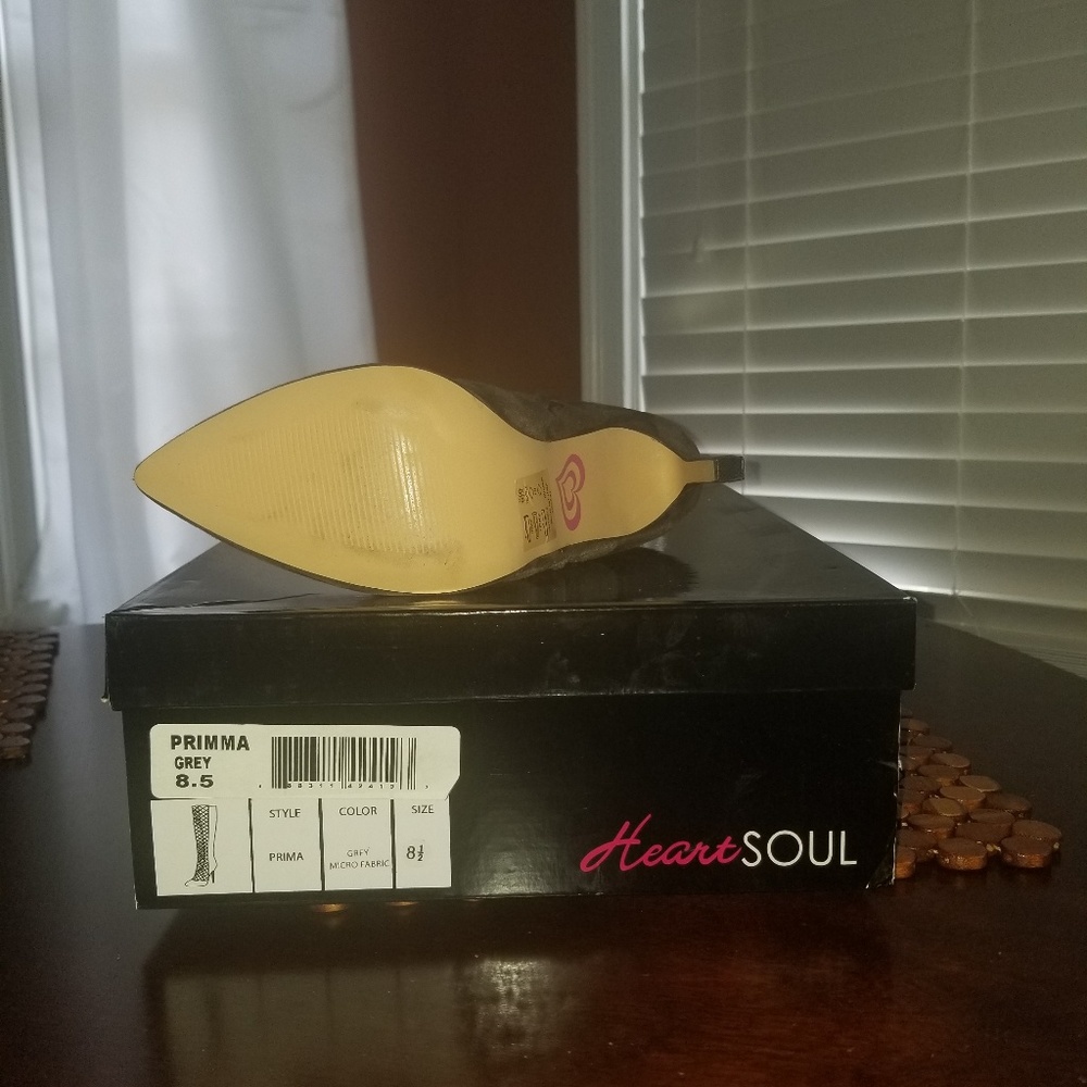 Boots - Picture 2 of 7